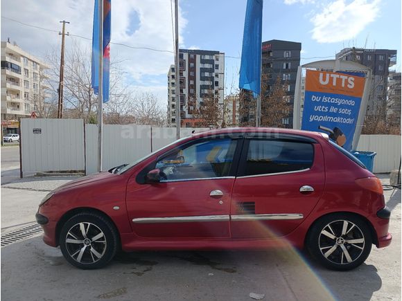 Son fiyattır Bayramdan sonra İstanbuldayım Sahibinden Peugeot 206 1.4 X-Design 2006 Model