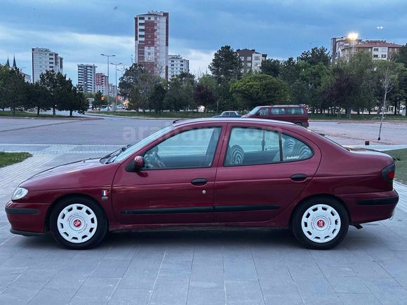 Sahibinden Renault Megane 2.0 RXE 1998 Model 