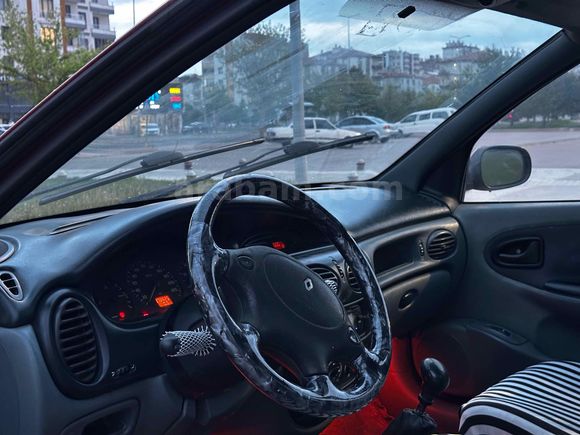 Sahibinden Renault Megane 2.0 RXE 1998 Model 