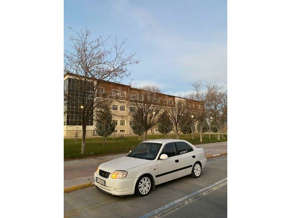 Sahibinden Hyundai Accent 1.3 Admire 2006 Model  280.000 km Beyaz