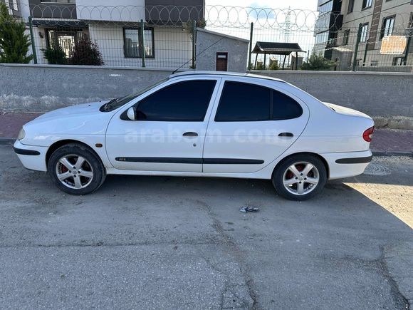 Sahibinden Renault Megane 1.6 RTE 2001 Model 