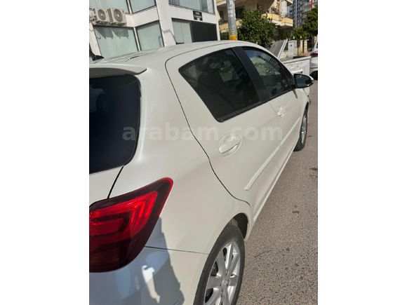 Temiz Hatasız Toyota Yaris 1.33 Style 2015 Model