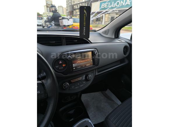 Temiz Hatasız Toyota Yaris 1.33 Style 2015 Model