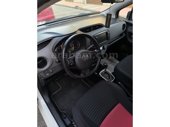 Temiz Hatasız Toyota Yaris 1.33 Style 2015 Model