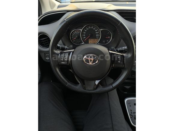 Temiz Hatasız Toyota Yaris 1.33 Style 2015 Model