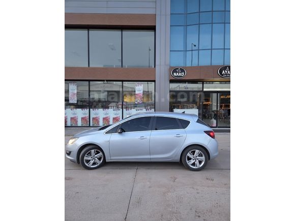 Acill Sahibinden Opel Astra 1.6 CDTI Sport 2014 Model