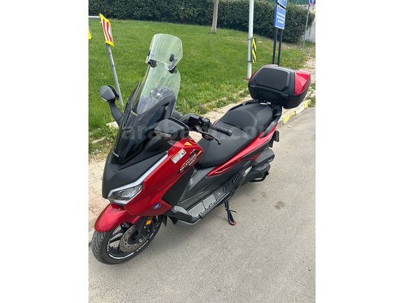 Sahibinden  kırmızı forza  9800 km 