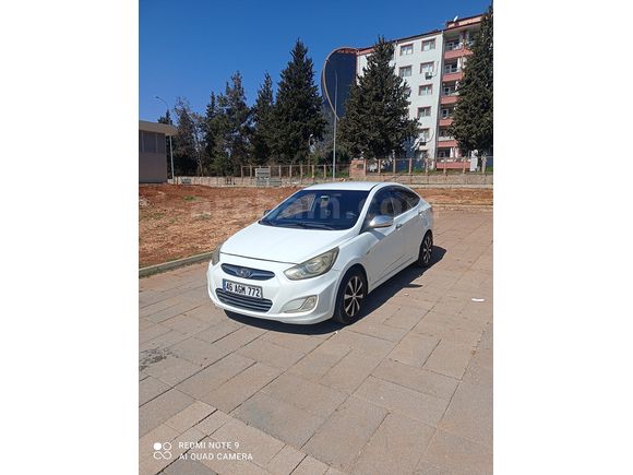 sahibinden Accent blue 1.6 CRDİ Biz otomatik/ tramer yok/ degisensiz/beyaz