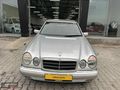 TR de tek 160 km koleksiyonluk Mercedes - Benz E 200 Avantgarde