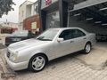 TR de tek 160 km koleksiyonluk Mercedes - Benz E 200 Avantgarde