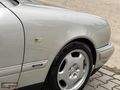 TR de tek 160 km koleksiyonluk Mercedes - Benz E 200 Avantgarde