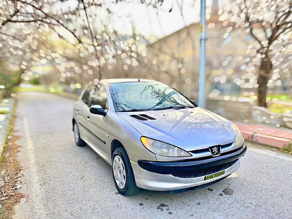 Yeni başlayanlar ve bayanlara göre uygun Otomatik Sahibinden Peugeot 206 1.4 XR 1999 Model
