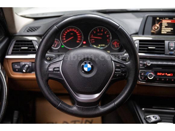 2014 BMW 3 SERISI 320i ED Luxury Line