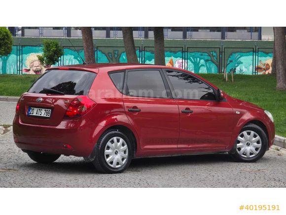 İSTİKLAL AUTO'DAN KİA CEED 1.6 CRDİ COOL MANUEL