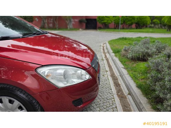İSTİKLAL AUTO'DAN KİA CEED 1.6 CRDİ COOL MANUEL