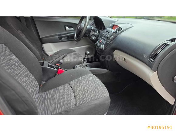 İSTİKLAL AUTO'DAN KİA CEED 1.6 CRDİ COOL MANUEL
