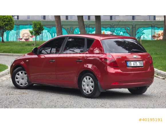 İSTİKLAL AUTO'DAN KİA CEED 1.6 CRDİ COOL MANUEL