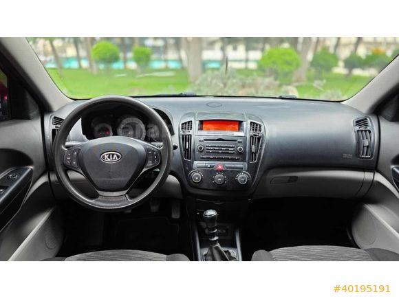 İSTİKLAL AUTO'DAN KİA CEED 1.6 CRDİ COOL MANUEL