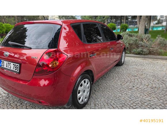 İSTİKLAL AUTO'DAN KİA CEED 1.6 CRDİ COOL MANUEL