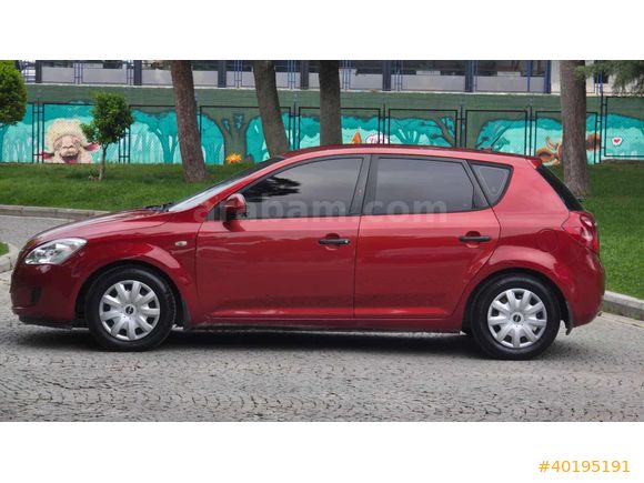 İSTİKLAL AUTO'DAN KİA CEED 1.6 CRDİ COOL MANUEL