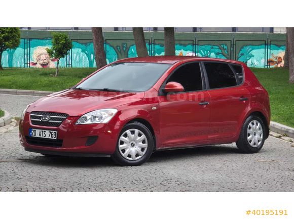 İSTİKLAL AUTO'DAN KİA CEED 1.6 CRDİ COOL MANUEL