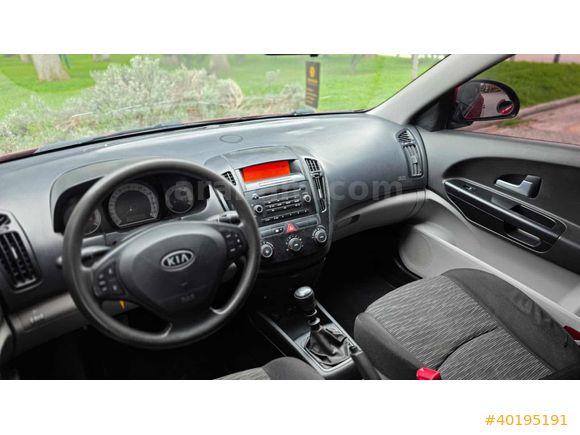 İSTİKLAL AUTO'DAN KİA CEED 1.6 CRDİ COOL MANUEL