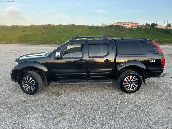 2008 model 4x4 OtomatikDeğişensiz Sunroflu çekidemirli Navara