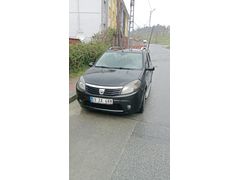 Sahibinden Dacia Sandero 1.4 Black Line 2010 Model  244.000 km Siyah
