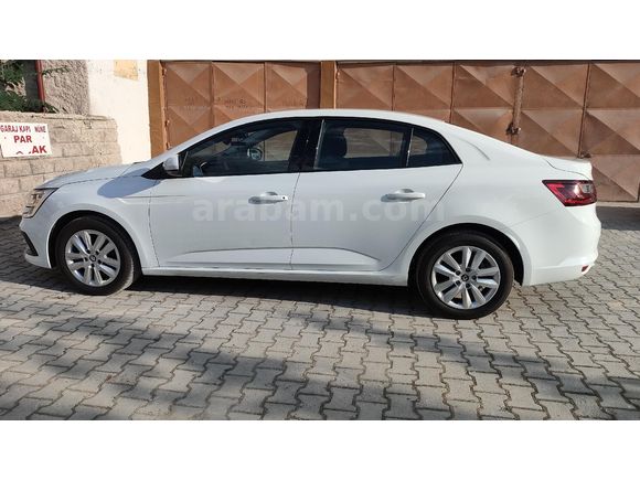 HATASIZ BOYASIZ KUSURSUZ SIFIR MEGANE 4 TOUCH MANUEL