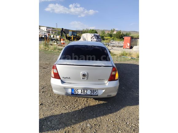 temiz aile araci km  ye göre performans lı ve temizdir ful bakımlı