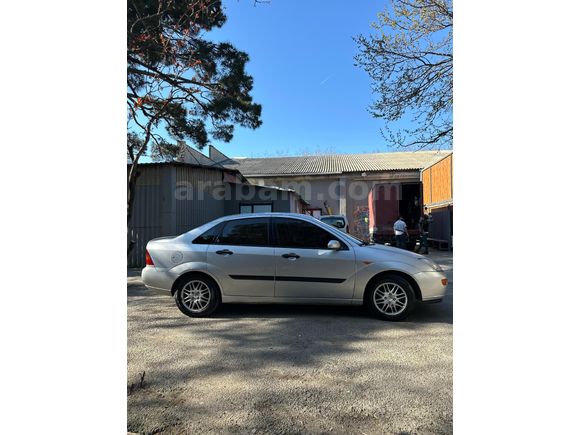 Sahibinden Ford Focus 2.0 Ghia 2001 Model  252.000 km Gri