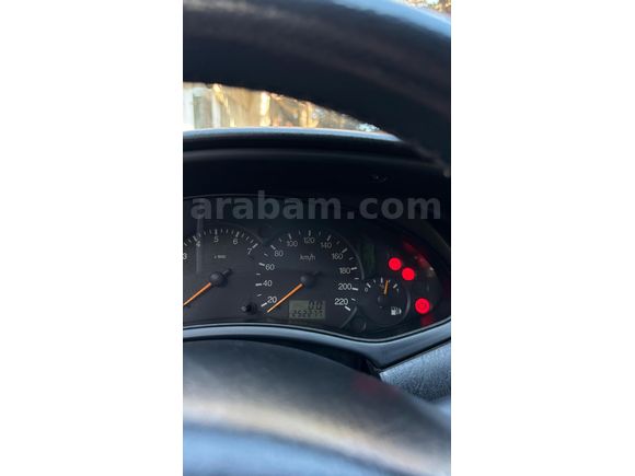 Sahibinden Ford Focus 2.0 Ghia 2001 Model  252.000 km Gri