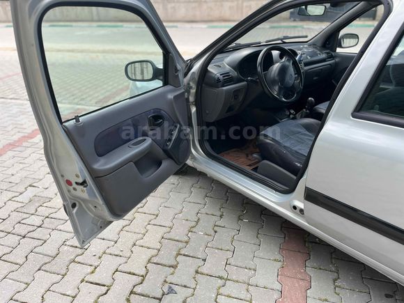 Sahibinden Renault Clio 1.4 RTA 2000 Model 