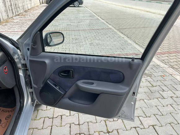 Sahibinden Renault Clio 1.4 RTA 2000 Model 
