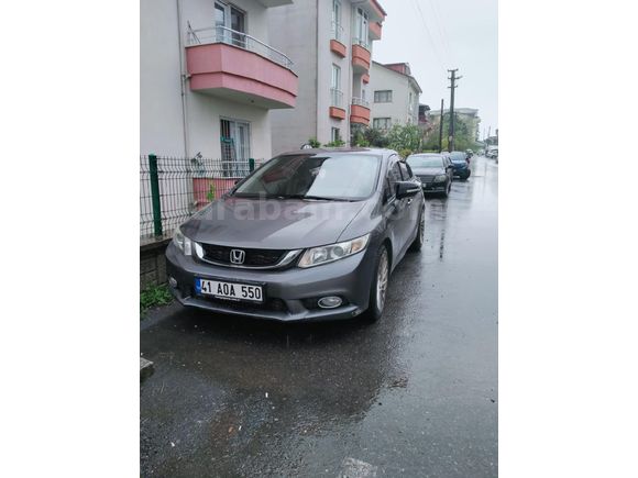 Sahibinden Honda Civic 1.6i VTEC Dream 2012 Model