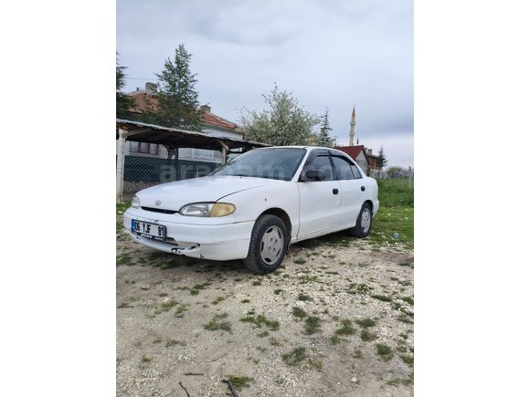 Sahibinden Hyundai Accent 1.5i GL  Model 1997  197.000 km Beyaz
