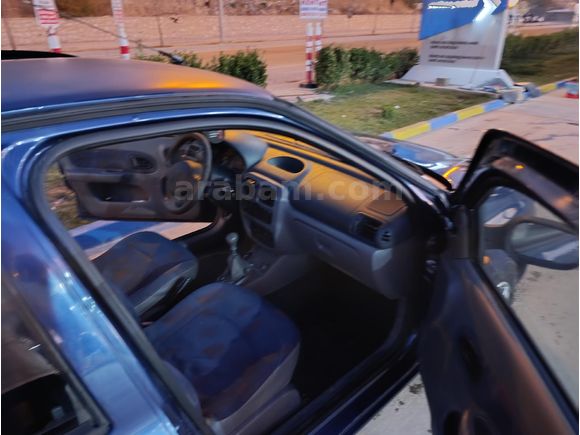 Sahibinden Renault Clio 1.4 RNA 2000 Model