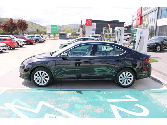 Skoda Octavia 1.5 MHEV PREMİUM