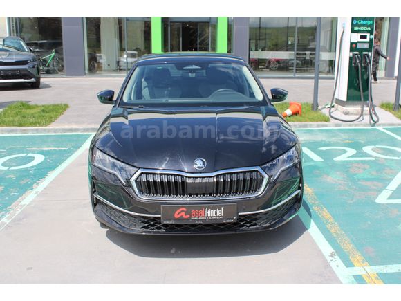 Skoda Octavia 1.5 MHEV PREMİUM