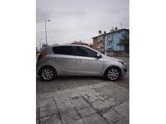 Sahibinden Hyundai i20 1.2 D-CVVT Sense 2012 Model  217.210 km Gri (Gümüş)