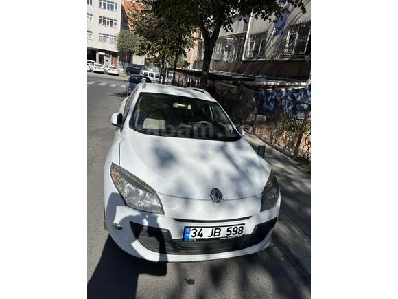 Sahibinden Renault Megane 1.5 dCi Privilege 2012 Model  244.000 km Beyaz