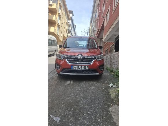 Sahibinden Renault Kangoo Multix 1.3 TCe Iconic 2024 Model