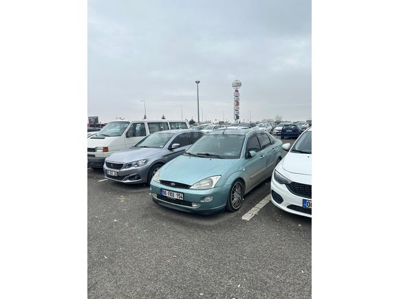Sahibinden Ford Focus 1.6 Ghia 2000 Model