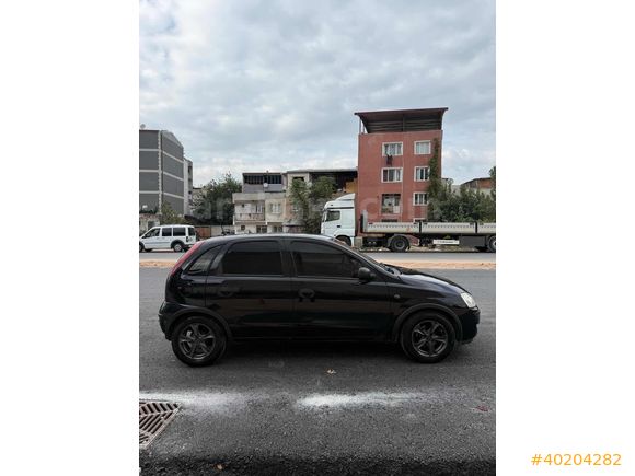 İKİNCİ SAHİBİNDEN TEMİZ CORSA