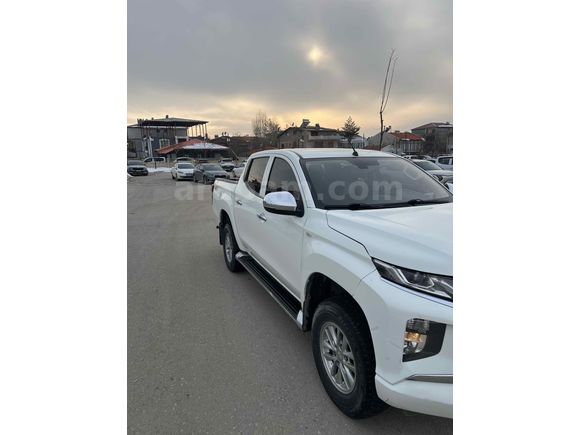 Sahibinden Mitsubishi L 200 4x4 Storm 2020 Model 
