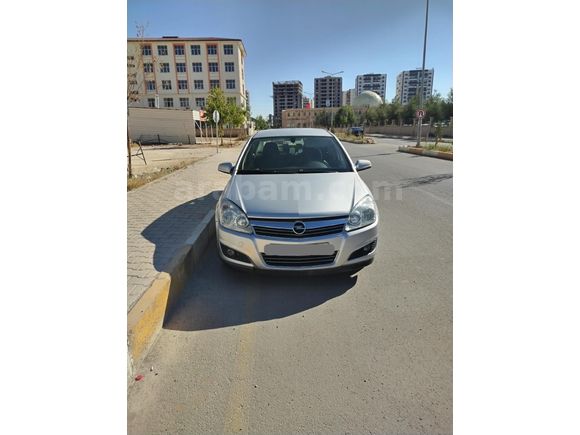 TEK ELDEN KULLANILMIŞ OPEL ASTRA SEDAN KASA