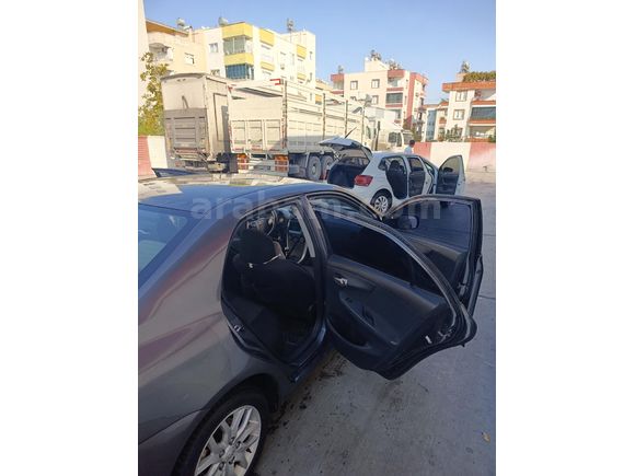 Sahibinden Toyota Corolla 1.4 D-4D Comfort 2011 Model Mersin 181.000 km Füme