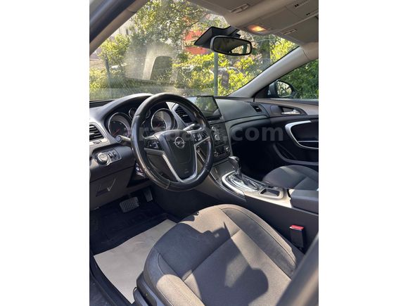 Opel Insignia 2.0 CDTI Edition 2011 Model 