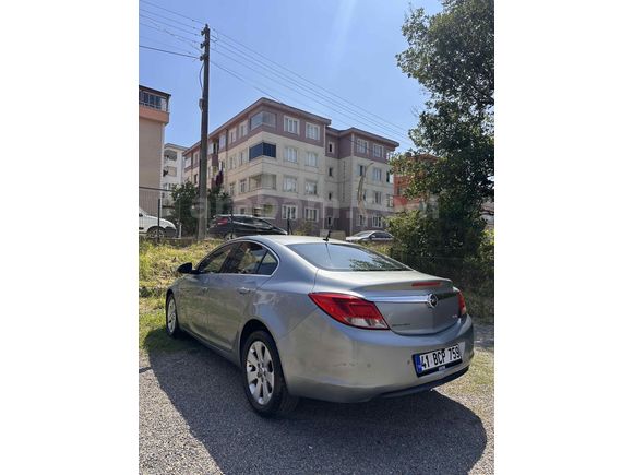 Opel Insignia 2.0 CDTI Edition 2011 Model 