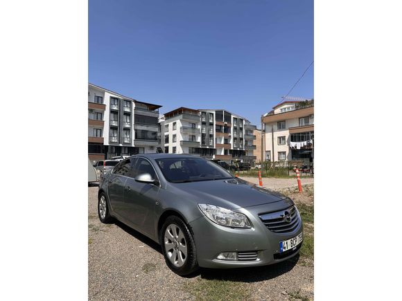 Opel Insignia 2.0 CDTI Edition 2011 Model 